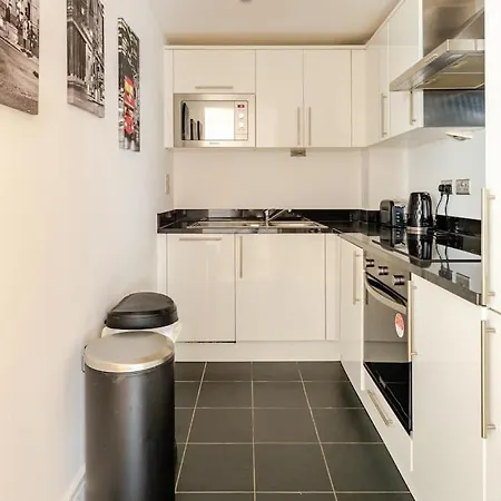 Brand New Flat In Central London With Car Park Exterior photo
